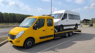 Transport minibusa na lawecie – Piła
